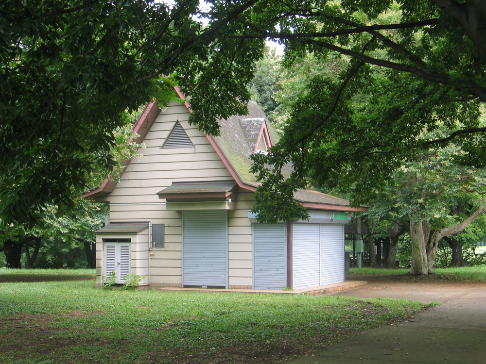 Small House all boarded up - Kinuta Park, Aug. 14, 2010